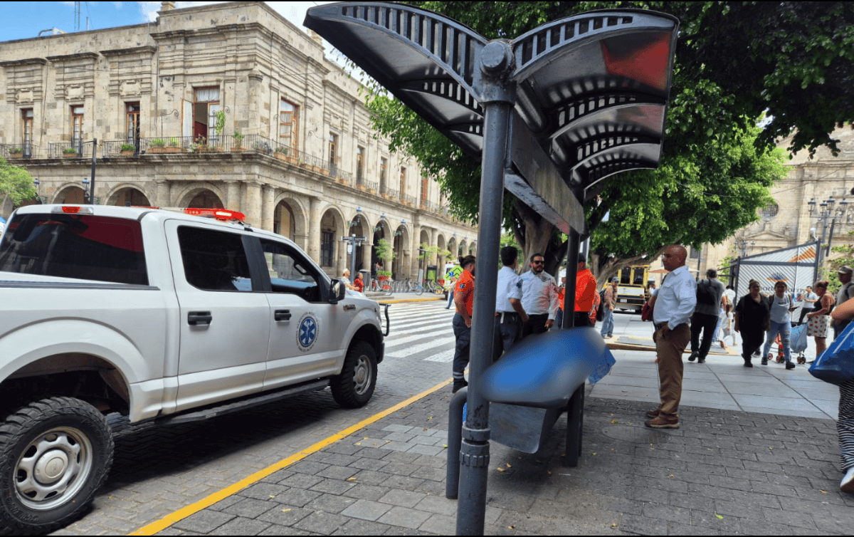El cuerpo fue trasladado a las instalaciones del Instituto Jalisciense de Ciencias Forenses en espera de que sea identificado por alguno de sus familiares. EL INFORMADOR/ R. Bobadilla