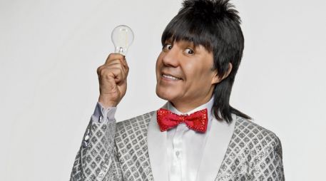 Adrián Uribe retoma su personaje de “El Vítor” en este nuevo concurso de agilidad mental para toda la familia. CORTESÍA/ Televisa