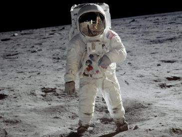 Cuatro astronautas viajarán a bordo de la nave Artemis II, que dará una vuelta alrededor de la Luna antes de regresar a la Tierra. EFE / ARCHIVO