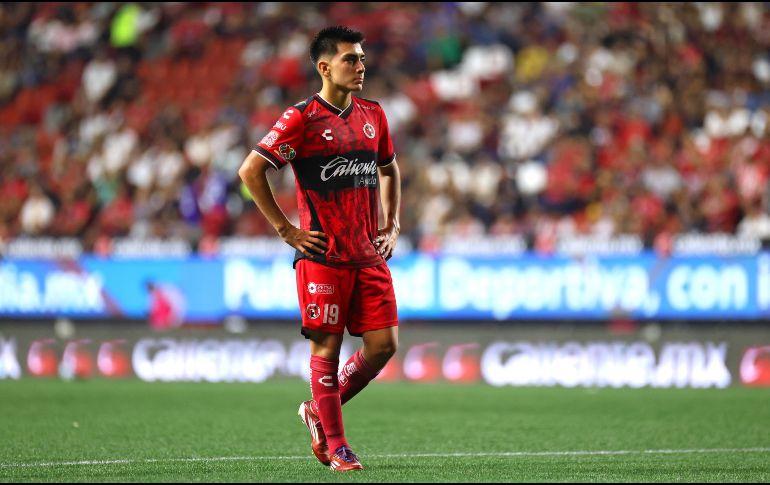 El mediocampista Gilberto Mora es el debutante más joven de la historia de la Selección Mexicana mayor, y con 16 años es considerado como la gran 