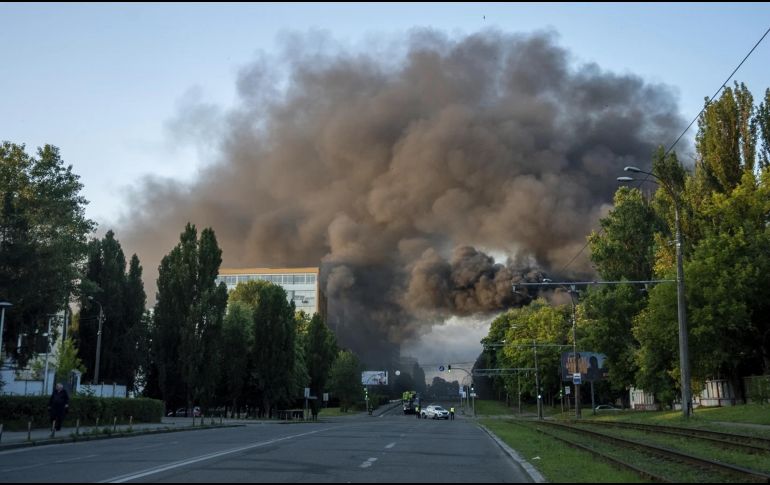 Las defensas ucranianas lograron neutralizar 568 drones y 43 misiles. AP / ARCHIVO