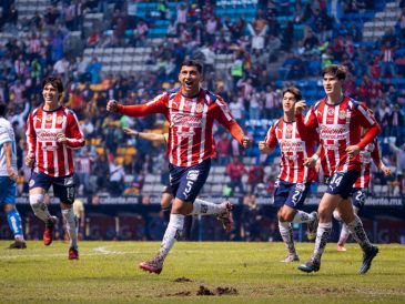 Chivas logró posicionarse en el noveno lugar con 14 unidades, tras derrotar a los camoteros. IMAGO7/ ARCHIVO