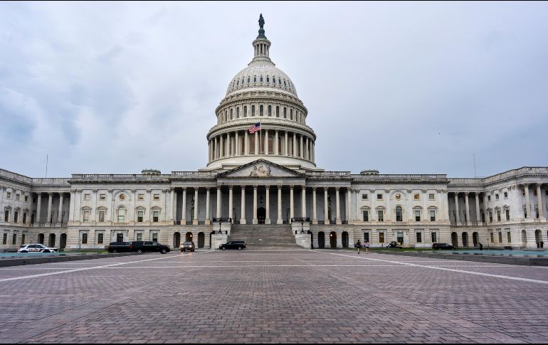 La incapacidad de republicanos y demócratas para acordar un presupuesto antes de la fecha límite fijada para este miércoles ha activado un cierre del Gobierno Federal. AP/S. Applewhite