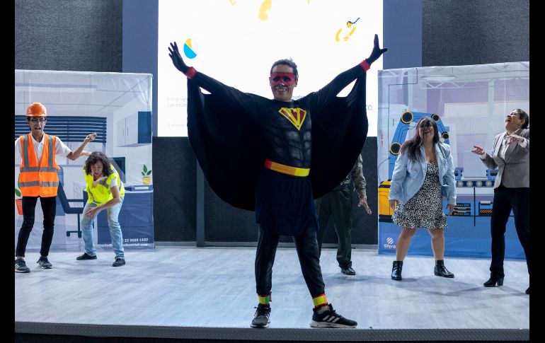 Este 5 de octubre, el escenario del Centro de la Amistad Internacional en Guadalajara abrirá sus puertas a la puesta en escena “La violencia es el problema, no la solución…”, a cargo de la Compañía de Teatro Sfera Industrial. CORTESÍA