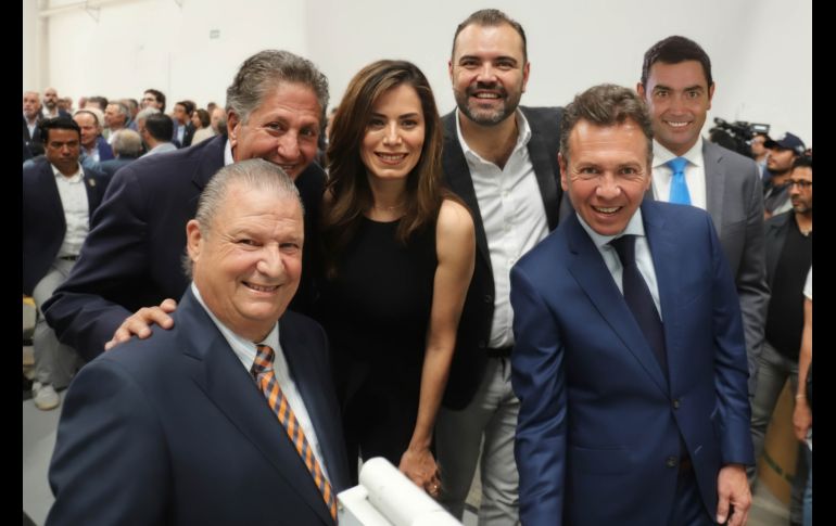 Carlos Álvarez del Castillo Gregory, Juan José Frangie, Verónica Delgadillo García, Gerardo Quirino Velázquez Chávez, Pablo Lemus Navarro y Juan Carlos Álvarez del Castillo Barragán. GENTE BIEN JALISCO / Revista del 10 de octubre 2025