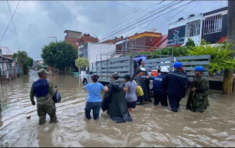 Poza Rica, Veracruz. Claudia Sheinbaum sostuvo una reunión virtual con los gobernadores de Veracruz, Puebla, Hidalgo, San Luis Potosí, Querétaro y Guerrero para atender la emergencia por las lluvias. SUN