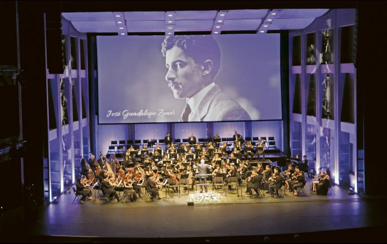 La gala recordó hitos como la creación de facultades, la incorporación de mujeres y la consolidación de la Red Universitaria. ESPECIAL