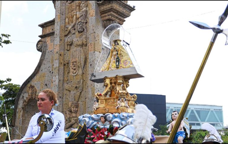 No faltaron las palomas blancas que acompañaron la llegada de la virgen a la Basílica de Zapopan. EL INFORMADOR / J. Acosta