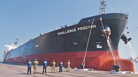 La Agencia Nacional de Aduanas informó que el esquema del huachicol fiscal ya fue desmantelado. Uno de los golpes de la Marina fue el decomiso de 10 millones de litros en Tamaulipas, en marzo. ESPECIAL