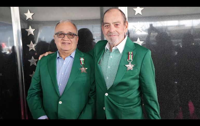 Los homenajeados recibieron una medalla en forma de estrella, diseñada por TANE, y un saco conmemorativo verde elaborado por Hackett London. CORTESÍA