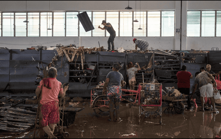 La funcionaria detalló que uno de los servidores señaló que las condiciones del lugar afectado por las lluvias son muy difíciles. AP / F. MÁRQUEZ