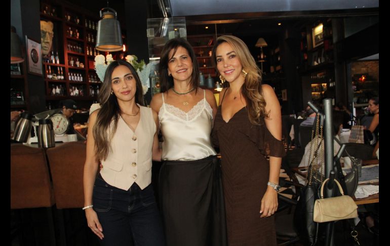 Florencia Scott, Lilia Salame y Pammela Olivares. GENTE BIEN JALISCO / E. Escamilla