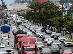 Gerardo Quirino indicó que los coches que llevan y recogen niños en las escuelas representan más que el transporte de carga que entra a López Mateos. EL INFORMADOR/ARCHIVO