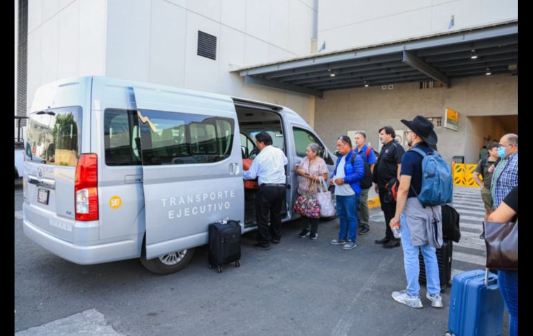 Los pasajeros pueden adquirir su ticket individual, con un costo de $150 pesos, en un módulo ubicado en la explanada de salidas nacionales. EL INFORMADOR/J. ACOSTA