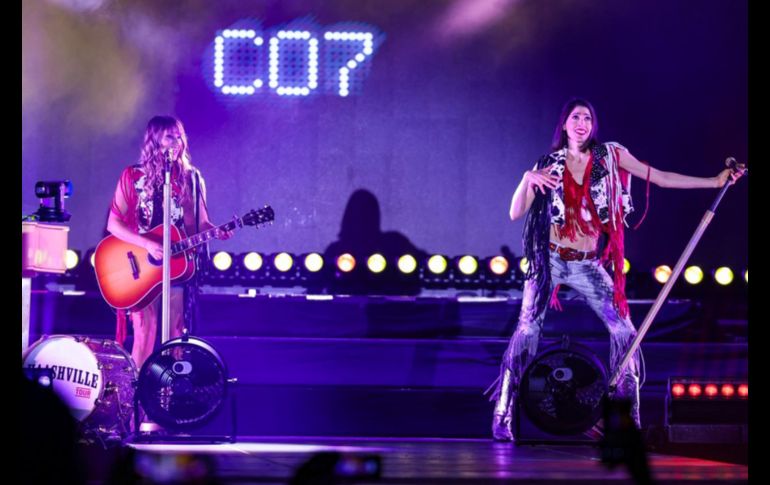 Debido a la presentación de Ha*Ash, las Fiestas de Octubre eran un estrépito. Con tal de ver a sus ídolas,  decenas de fanáticos acamparon desde un día antes con la esperanza de poder conseguir un boleto para el concierto.  EL INFORMADOR/ A. Navarro