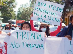 Periodistas se manifiestan frente a la Secretaría de Gobernación en Ciudad de México. ESPECIAL