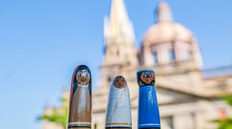 Este año serán 12 los artesanos y artesanas, originarios de municipios como Tonalá, San Pedro Tlaquepaque y Guadalajara, los que participarán elaborando las piezas que formarán parte de 