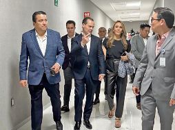 El presidente ejecutivo del Grupo Empresarial Ángeles, Olegario Vázquez Aldir, durante un recorrido por las instalaciones. ESPECIAL