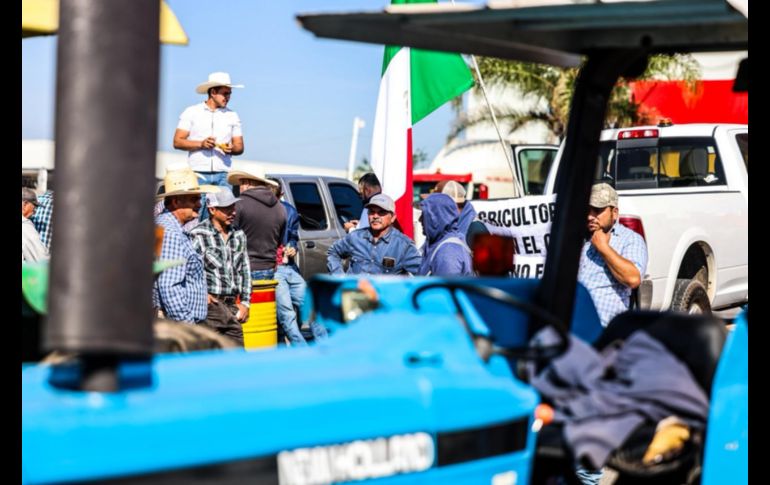 El cierre de la carretera fue declarado indefinido hasta obtener una respuesta favorable de las autoridades. EL INFORMADOR / A. Navarro