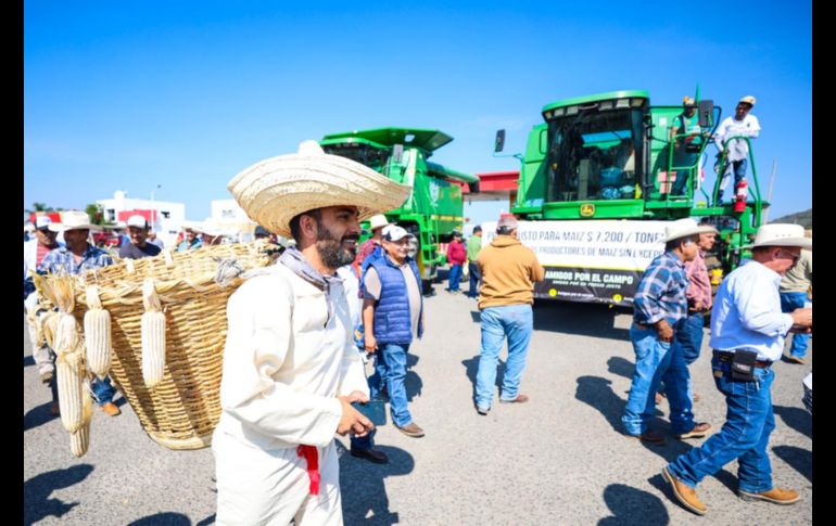El cierre de la carretera fue declarado indefinido hasta obtener una respuesta favorable de las autoridades. EL INFORMADOR / A. Navarro