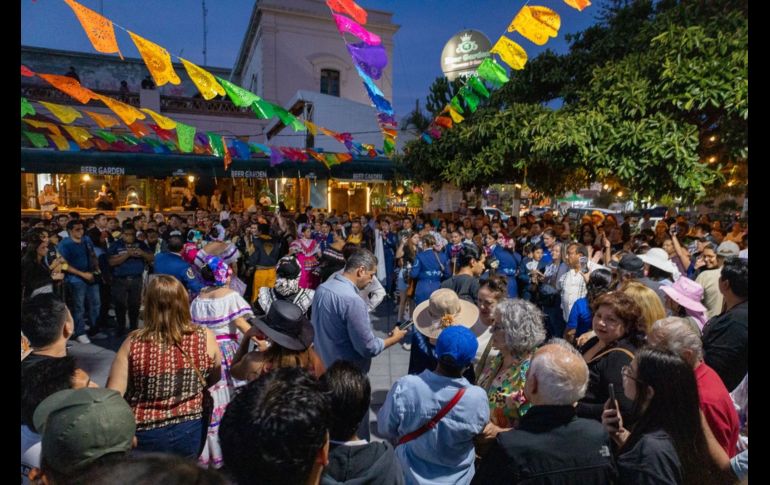 La clausura, celebrada frente al lago en la Fuente Pescadores estuvo a cargo del Mariachi Nuevo Tecalitlán. CORTESÍA