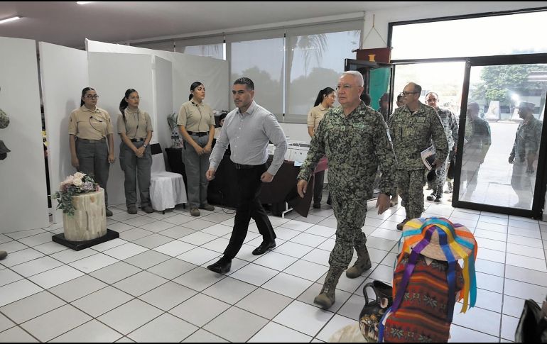 El secretario de Seguridad, durante su visita a Michoacán, anunció el refuerzo de medidas de seguridad para proteger a los productores de limón, ante las amenazas del crimen organizado. ESPECIAL