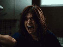 “No Me Sigas” mezcla el terror clásico con las dinámicas contemporáneas de las redes sociales y la búsqueda de validación digital. ESPECIAL