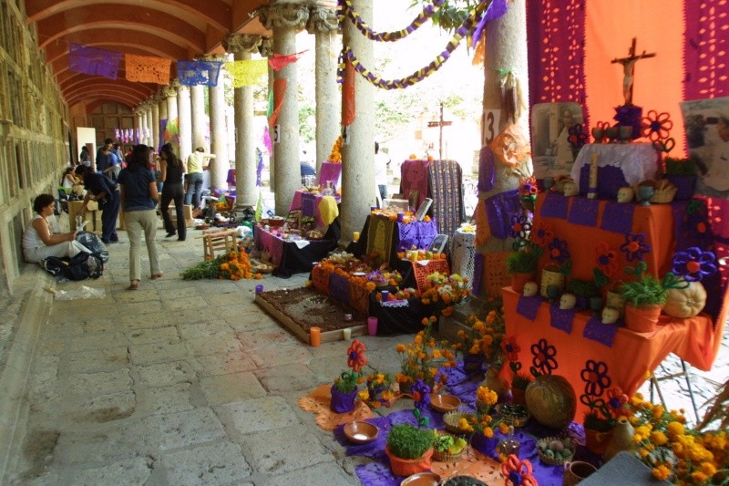 El Panteón de Belén está abierto al público, especialmente durante el Día de Muertos para recorrer sus tumbas y leyendas. EL INFORMADOR/ARCHIVO 