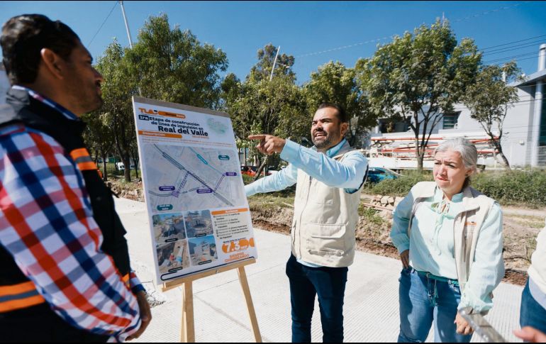 El alcalde Gerardo Quirino Velázquez supervisó los avances de la obra. ESPECIAL