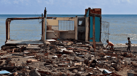 “Melissa” ha causado a su paso por el Caribe más de una treintena de víctimas mortales y cuantiosos daños en Jamaica, Haití y Cuba.  EFE/ E. Mastrascusa