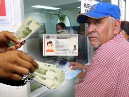 Además del uso de la identificación se pedirá un dato biométrico del usuario. EL INFORMADOR / ARCHIVO