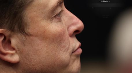 El sitio de Grokipedia tiene una apariencia minimalista con poco más que una barra de búsqueda en la que los usuarios pueden escribir sus consultas. ESPECIAL / AFP y CANVA