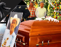 El asesinato de Carlos Manzo desató protestas e indignación en Uruapan. El edil fue velado en la funeraria San José y acompañado por miles de pobladores que exigían justicia. EFE / M. Duarte