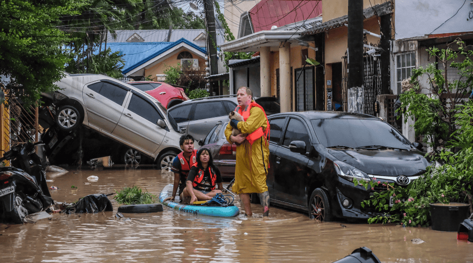El reporte más reciente sobre la ubicación de “Kalmaegi” situaba el tifón sobre las aguas costeras de la localidad de Jordan en la provincia central de Guimaras. EFE / EPA / J. Espinosa