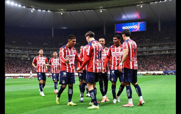 El Club Deportivo Guadalajara aseguró su clasificación directa a la Liguilla del Torneo Apertura 2025 tras confirmarse su permanencia en el sexto lugar de la tabla general. IMAGO7