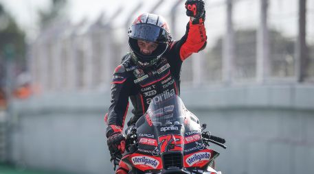 Bezzecchi se quedó muy cerca de sellar el Top 3 del campeonato, confirmándose como uno de los grandes nombres de la segunda mitad de esta apasionante temporada 2025. EFE/ J. S. GOULAO.