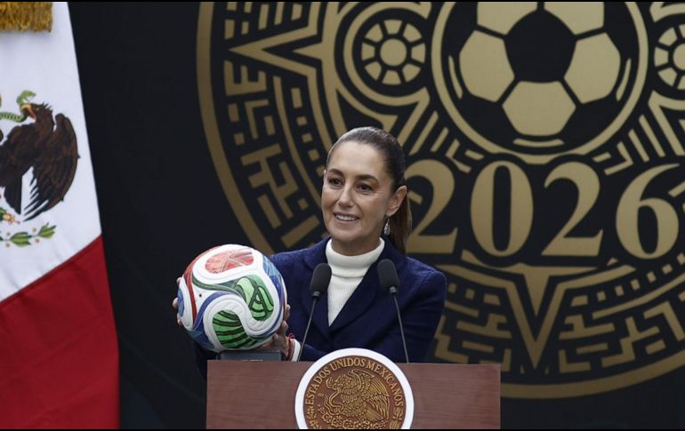 La presidenta Claudia Sheinbaum Pardo indicó que la inauguración de la Copa Mundial FIFA 2026 la verá desde el Zócalo de la Ciudad de México. SUN / ARCHIVO