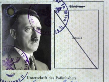 El ADN de Hitler fue estudiado a partir de un trozo de tela ensangrentada. AFP / ARCHIVO