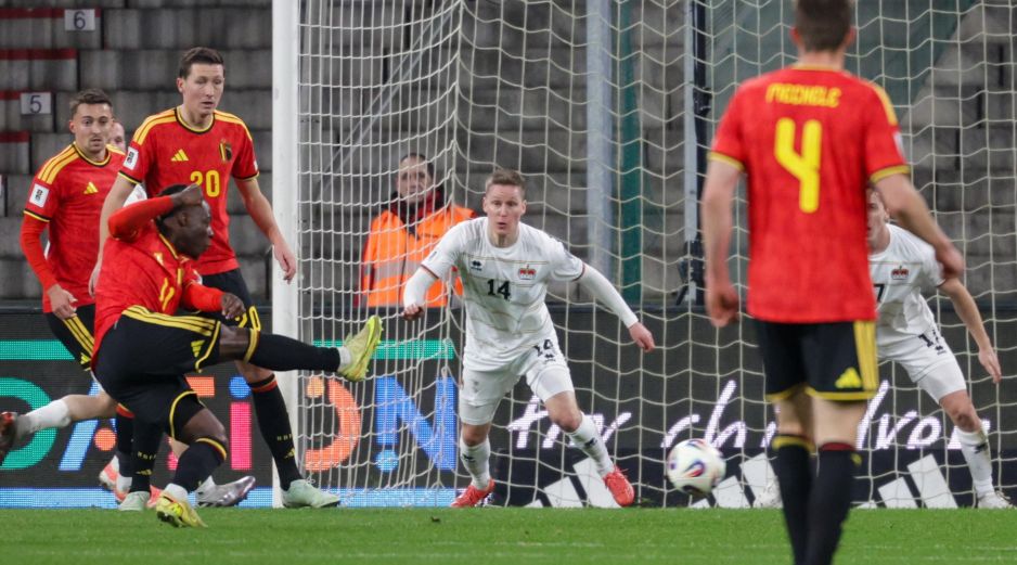 Jérémy Doku marcó un doblete para la goleada del conjunto belga. EFE/O. Matthys
