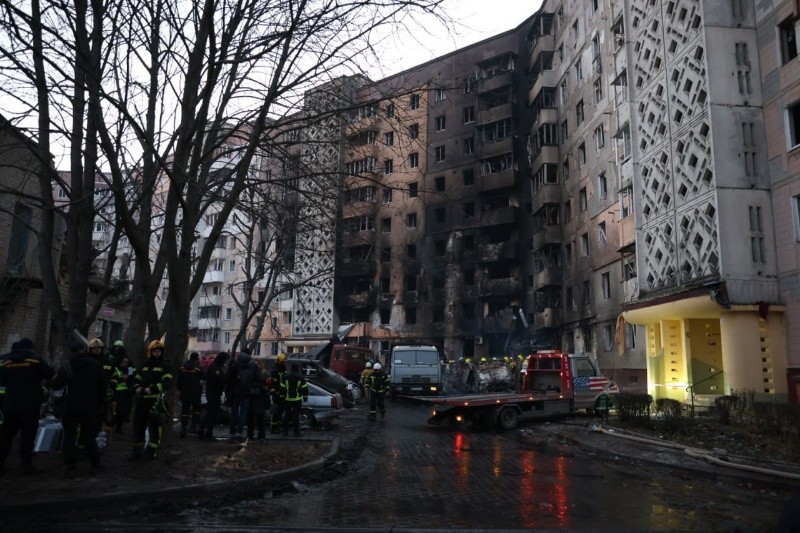 Las autoridades de Ternópil informaron que los grandes incendios elevaron los niveles de cloro en el aire a seis veces más de lo normal. TELEGRAM / Zelenskiy / Official