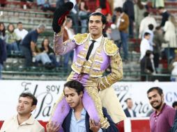 El matador Diego San Román reconoce sentirse sorprendido por la cifra de orejas acumuladas en el año, pero sobre todo enfatizó la responsabilidad que le genera el cariño del público tapatío. ESPECIAL