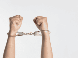 Personal de la Fiscalía del Estado desplegó un operativo para la entrega controlada del efectivo, culminando con la detención en flagrancia del responsable. Unsplash