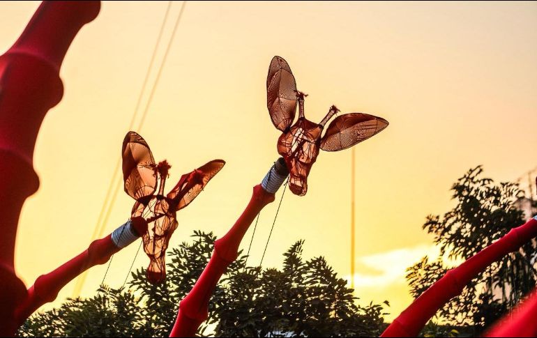 El espectáculo, a cargo de la compañía Off Compagni de Francia, estuvo acompañado por actores, acróbatas, bailarines, músicos y una soberbia cantante de opereta. EL INFORMADOR/ A. NAVARRO.