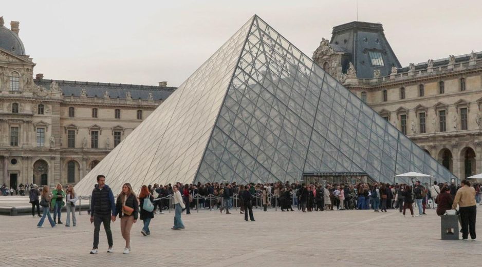 De acuerdo con las autoridades parisinas, fueron arrestados dos hombres y dos mujeres. EFE/E. Sapiña Manchado