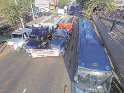 Transportistas sufren asaltos frecuentes y violentos en carreteras; autoridades llaman a reforzar la seguridad vial. EL UNIVERSAL