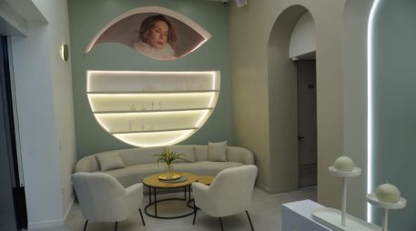 La doctora Cala afirma que la belleza no es solo física, sino emocional “Siempre combino la cirugía con calidez humana, antes de ser un buen cirujano es la calidad humana lo fundamental”. CORTESÍA