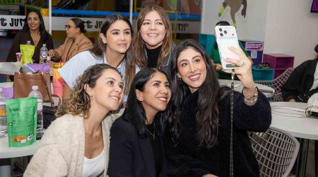 Lizeth González, Silvia Íñiguez, Lucy López, Fernanda Zúñiga y Leslie González. GENTE BIEN JALISCO /  Panel: “La salud mental comienza en casa”