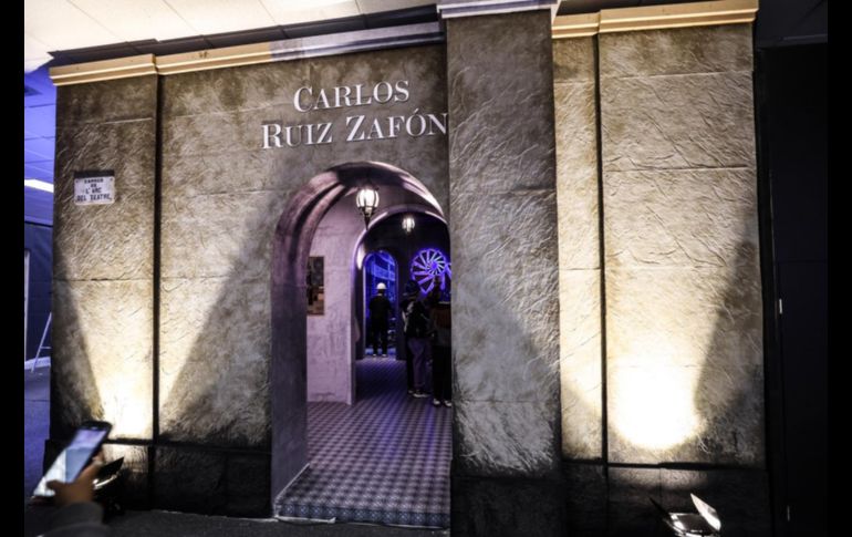 El homenaje no pretende reconstruir un museo, sino provocar una experiencia emocional, casi sensorial, que permita al lector reencontrarse con el autor y con la ciudad que lo acompañó en su obra como una presencia constante. EL INFORMADOR/ A. Navarro