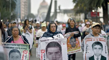En el documento, la CNDH reconoce solamente a 40 estudiantes desaparecidos de los 43; los otros tres fueron 