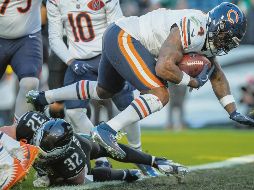 Chicago sumó más de 280 yardas terrestres ante unos Eagles que están en crisis. AP